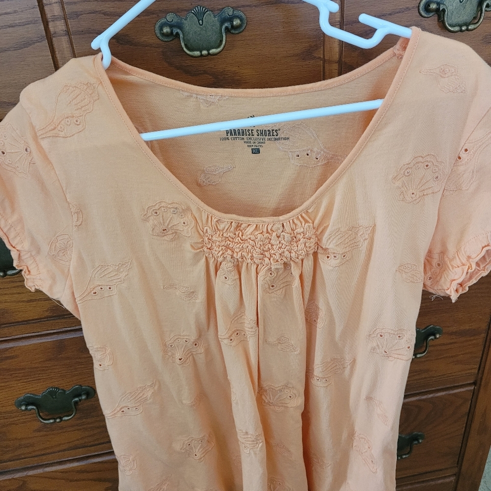 Classic Orange Short Sleeve Tee with Breathable Fabric and Versatile Style